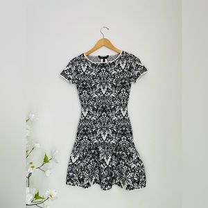 EXTREMELY RARE || BCBG MAXAZRIA BAMBI A-Line BLACK and WHITE ORCHID FLOWER DRESS